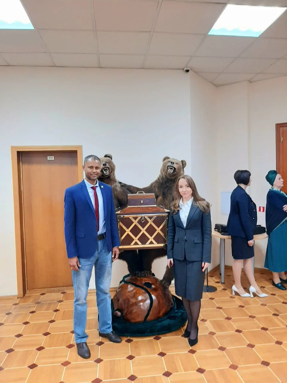 اجتماع رفيع المستوى في التمثيلية الدائمة لجمهورية كومي يقرّ آفاق التعاون الاقتصادي والصحي والسياحي مع الدول الأفريقية