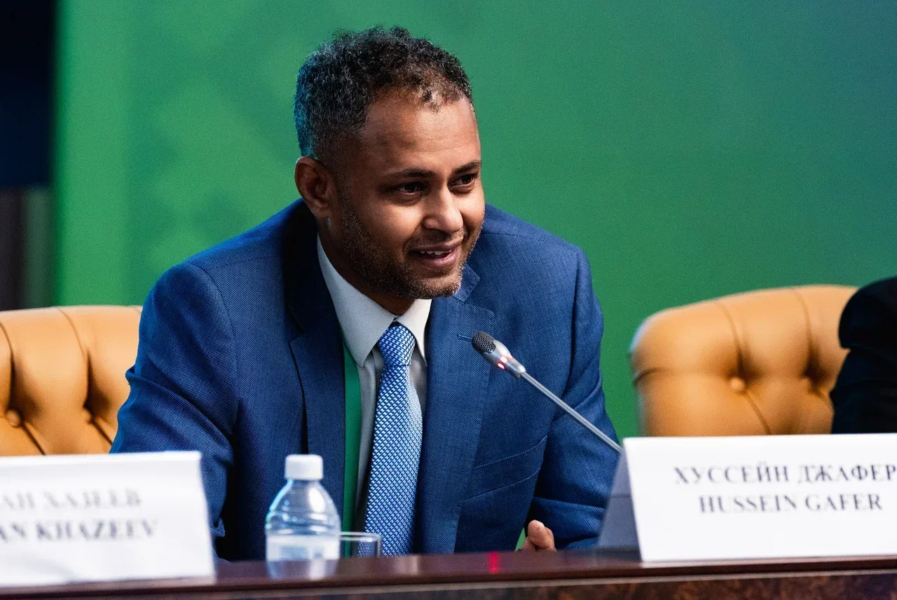 شراكة استراتيجية وتكامل رقمي بين الصندوق الدولي للتنمية وغرفة التجارة والصناعة بمنطقة خانتي-مانسيسك