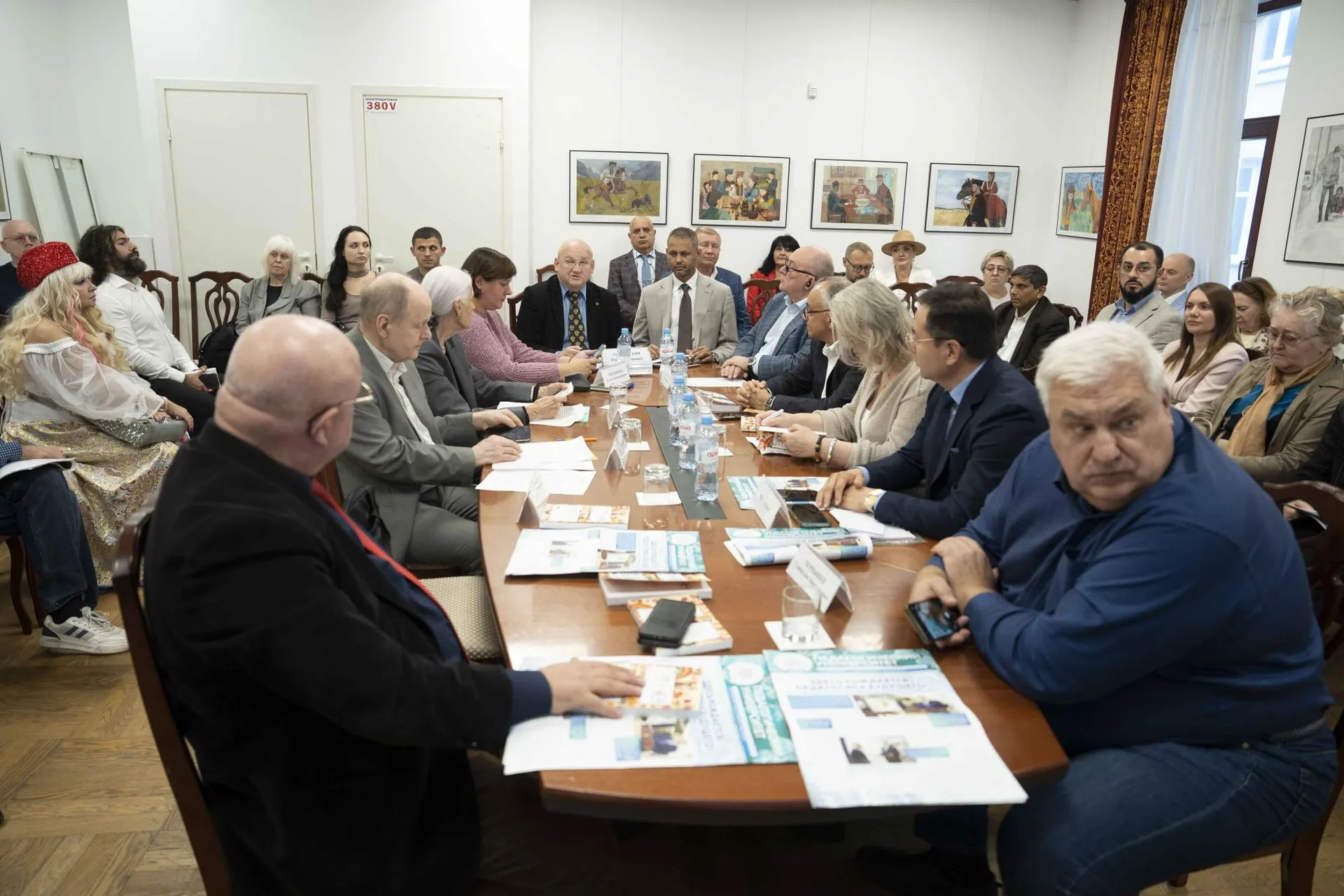 رئيس الصندوق الدولي للتنمية يكشف في ندوة «الهجرة التعليمية والعمالية من الدول التي تتطلب تأشيرة إلى روسيا» عن مقترحات عملية لسد الفجوة اللغوية وتحقيق التوازن في سوق العمل